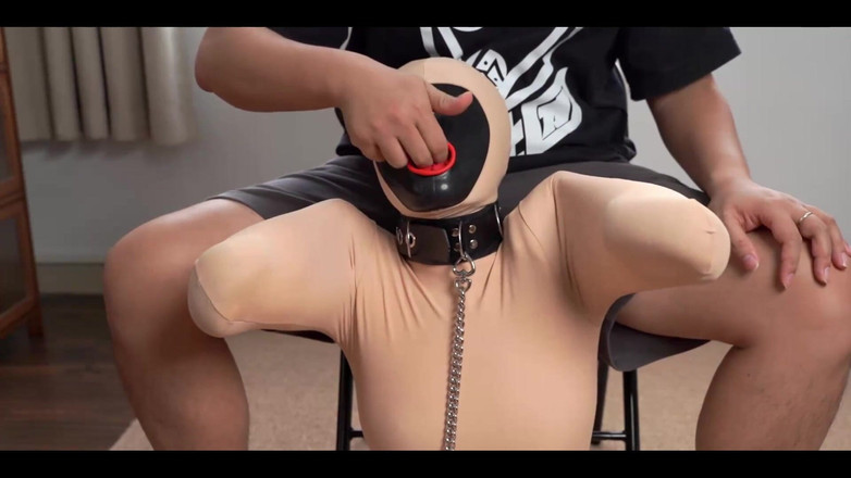 OrangeXXOO: Domácí otrok zabalený v těsných šatech