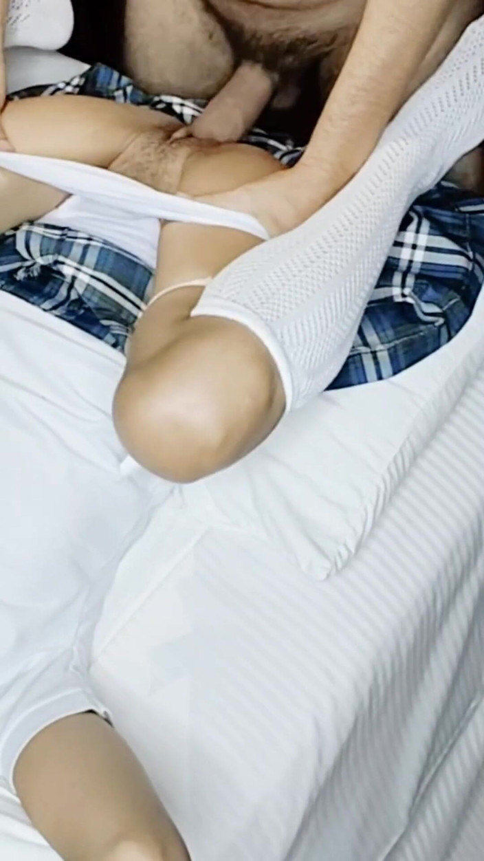 MynameisJuly: Mon demi-frère m’emmène à l’université et nous passons du temps ensemble