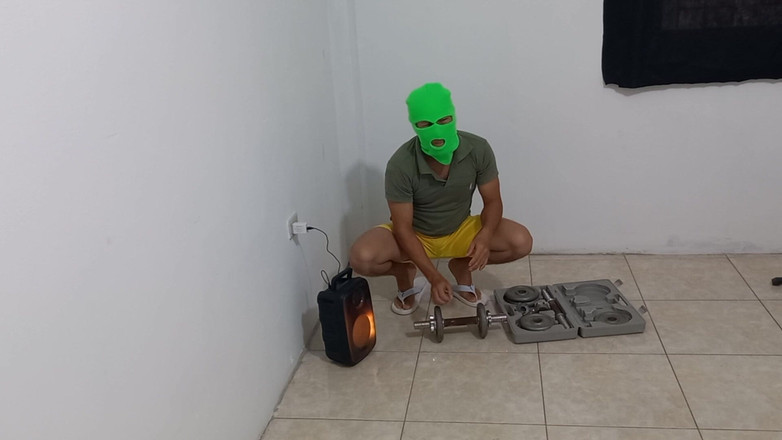 Martin13: Stavo facendo attività fisica e la mia matrigna è venuta a...