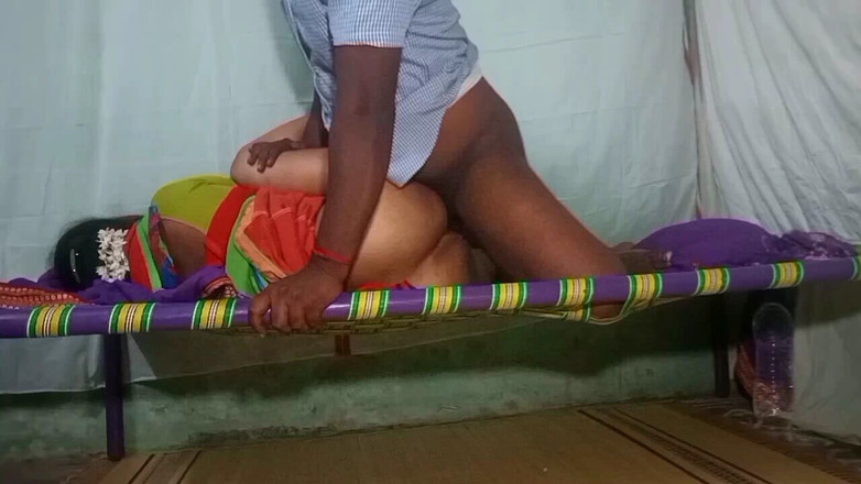 Priyanka314: 집에서 따먹히는 핫한 타밀 사리 아줌마