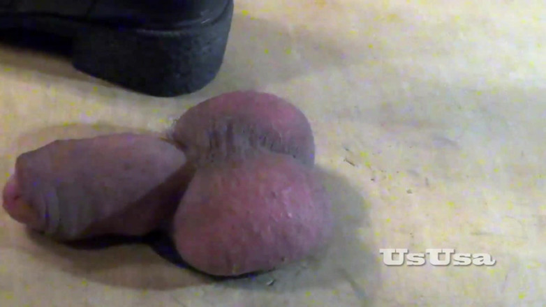 UsUsa: Trample balls and cock with leather boots