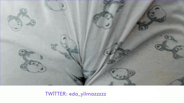 bigass_sexy_bigboobs: CAMELTOE- GEZWOLLEN POESJE- MASTURBEREN MET PYJAMA