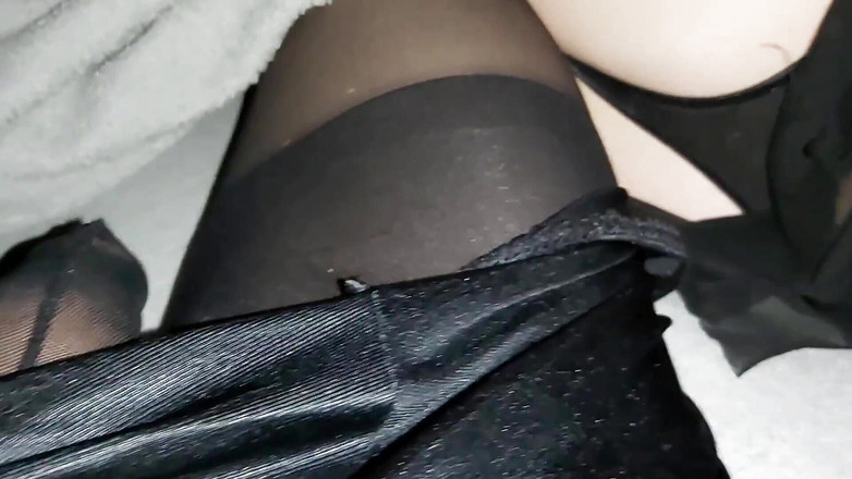 Juicy Joseph: Gobba a secco con il cazzo in nylon