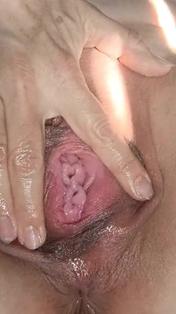 Squirting on the Window in Broad Daylight and View of the Neighbors Who Enjoyed My Orgasm