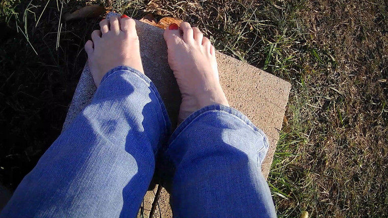 Mountain Mama 1: Chân núi