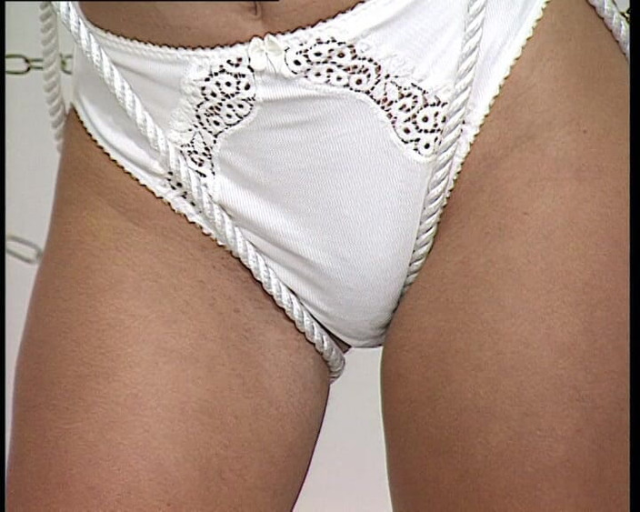 YOUR FIRST PORN: Anne dalam perbudakan merasa biarkan aku pergi! - Anne dalam perbudakan