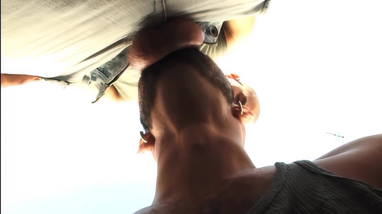 Transsexuell and gay club: Rencontre En Plein Air: Un Mec Musclé À Grosse Bite Se...