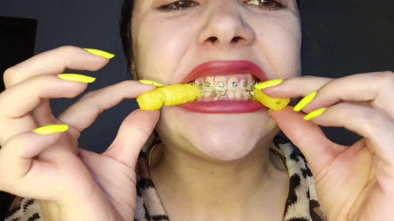 Golden domme: Chew Cheetos, відео від першої особи, uvula