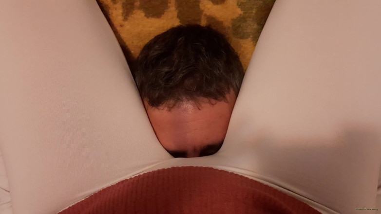 goddess82: Siedzenie na twarzy w leginsach! Ekstremalne zbliżenia! (rozdzielczość 4k) Wysoka rozdzielczość!