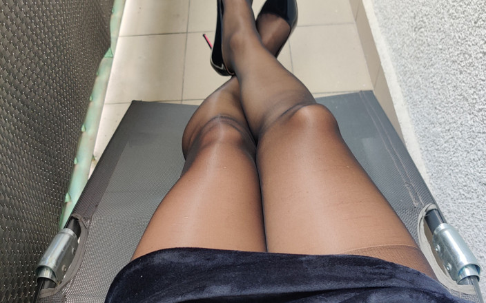 MicziCD: Masturbation on the Balcony and Cum on Stockings