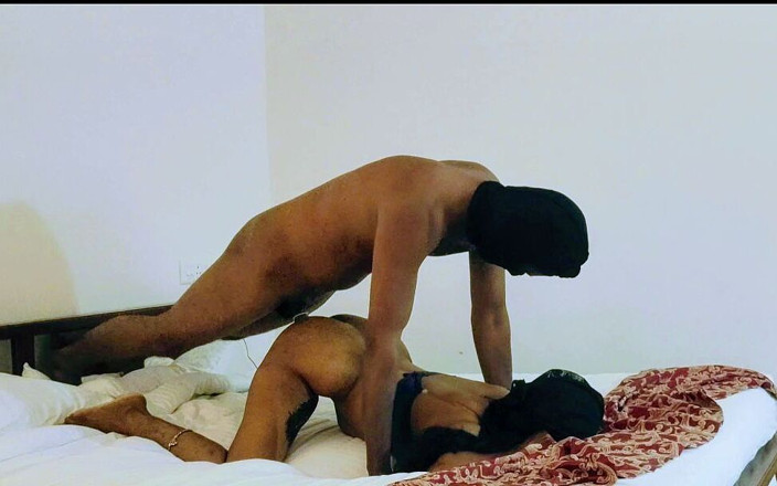 Tamilnaduu: 내 베프가 마누라를 따먹고 쓰리섬에 합류해