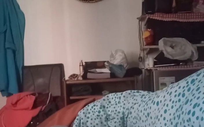 Nikki Montero: Enorme gozada no quarto de hotel de masturbar meu pau