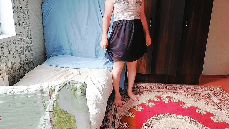 Kitty_Cross: Nádherný crossdresser, svůdný oční kontakt při tanci