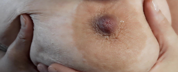 hugeboobswife: Chceš sát maminky Bobbies Baby? Se mnou?