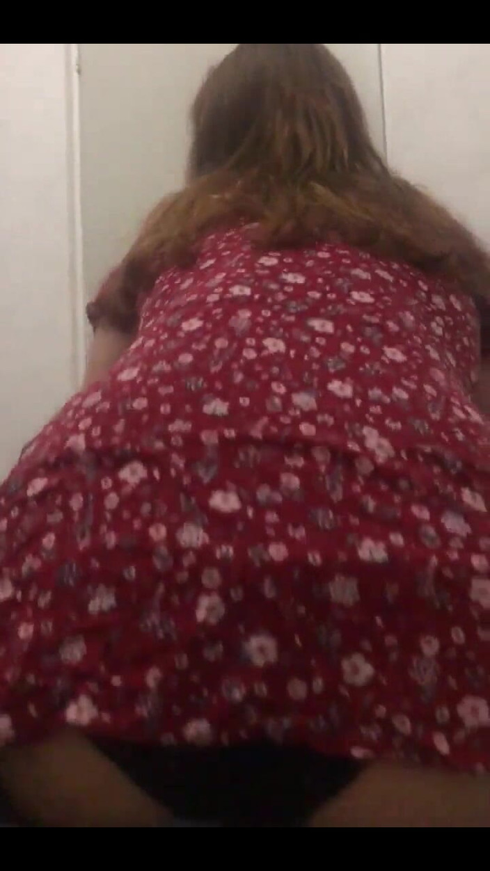 Mexicasero: 在我邻居的裙子下，我们最后做爱了