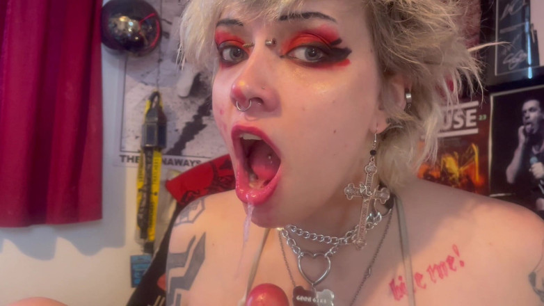Glitterqueen1999: Knulla mitt läppstift av styvbror