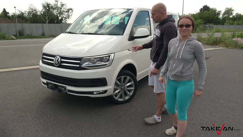 Take Van: Wendy se fait baiser dans une camionnette sur le chemin...