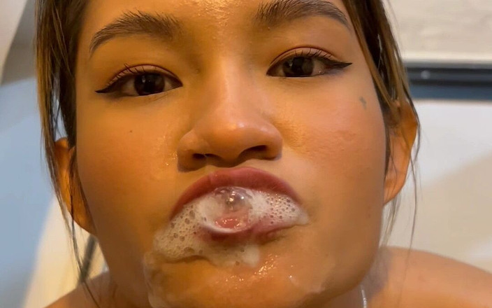 Delia Sugar: 섹스하고 빨고 정액을 가지고 노는 Delia Sugar