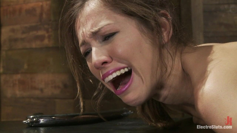 Electrosluts by Kink: Elecro Lezdom Isis Love Opens Audrey's Tight Asshole