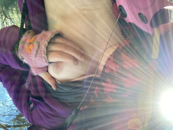 MistressWriggler: Geile stief-MILF zieht ihre hose nach unten, während sie ihren...