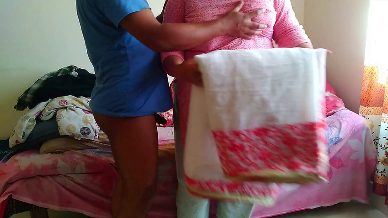 Aria Mia: Ich probiere meine köstliche muschi und meine riesigen möpse in...