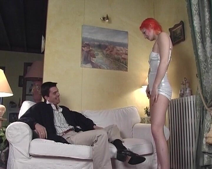 Filles Francaises: Una troia francese dai capelli rosa viene trapanata nel suo...