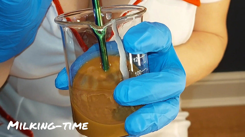 Milking-time: CFNM Krankenschwester teil 5: Eheschlampe schluckt spermaprobe (melkzeit)