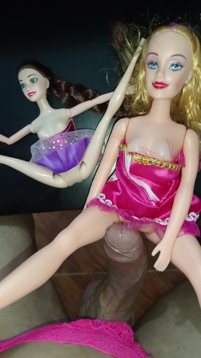 Rey rey: Lily en Riley hete en onderdanige lesbiennes neuken mijn pik,...