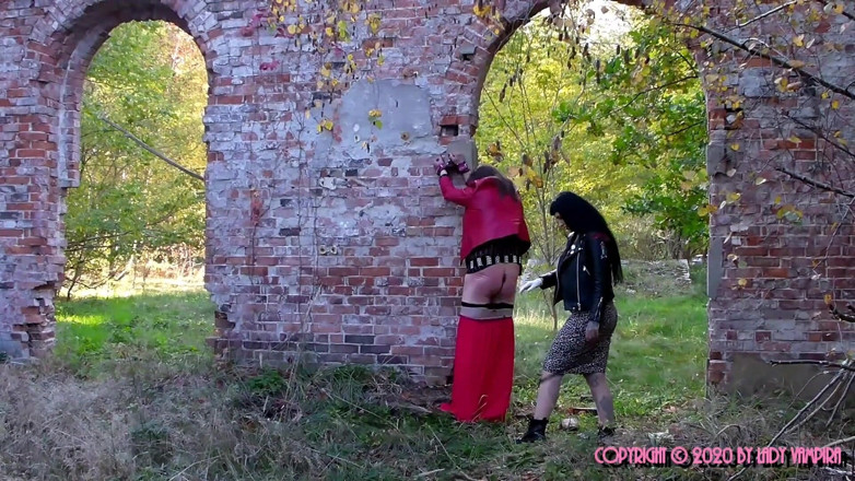 Domina Lady Vampira - SM Studio Femdom Empire: Outdoor Viewing 1
