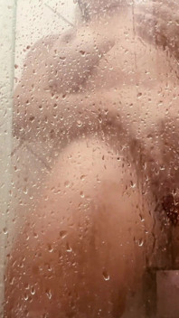 MILF Filming Herself Washing Her Hairy Pussy in the Bathroom