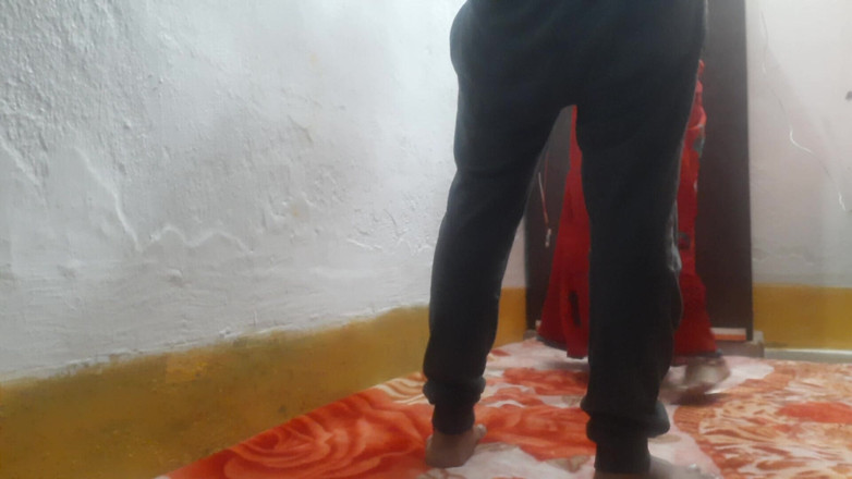 Busty Banuu: Sari rojo tetona tetona las mujeres follan