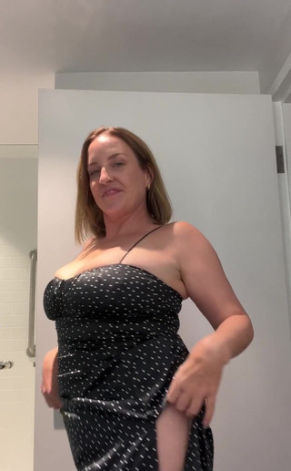 Avril Showers: Selfies Zatímco čekám na moje sexy rande.