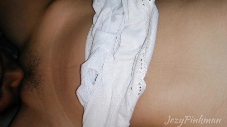 J kodi: Asiatiska heta par XXX video i sovrummet