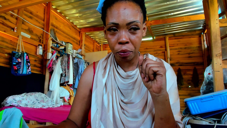 AnalEbony: No más coño suelto, enseñando a apretar el coño