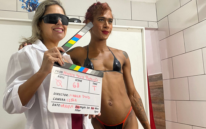 Mirella Diniz: En mycket het knull med två kvinnor som får falska...