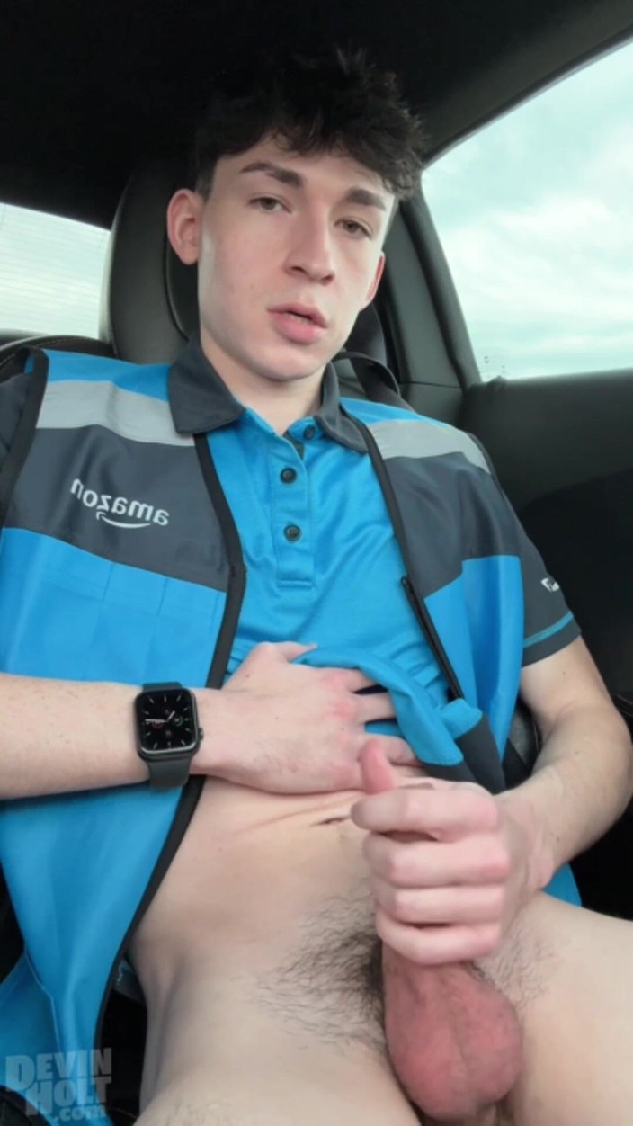 The Show Studio: Masturbasi Di Hari Kerja