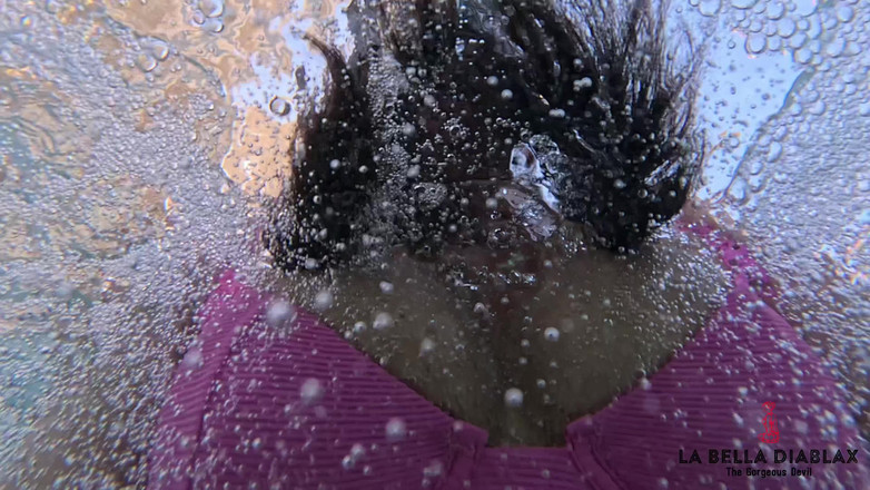 LaBellaDX: Una miLF rilassante nella jacuzzi, immergersi con Lofi melodies