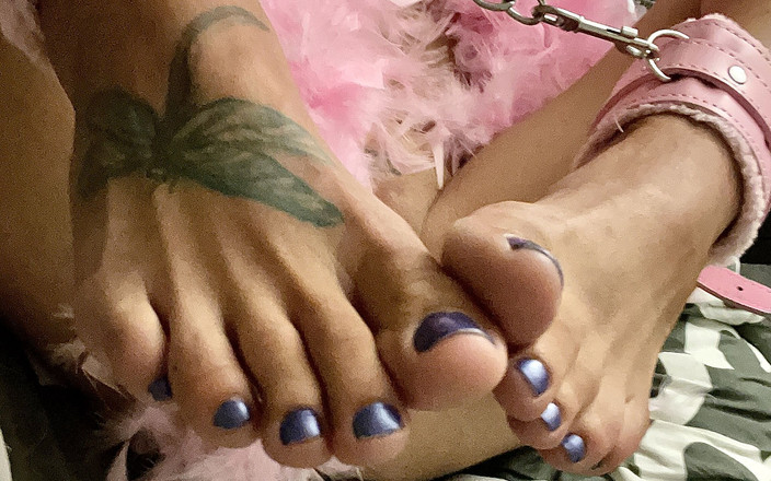 MissDragonfly77: 脚和粉红色的镣子