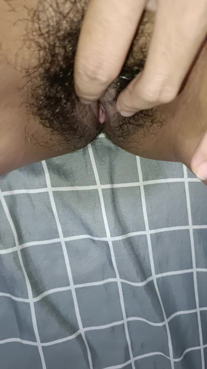 NadiaAlmer: Moje švagrová je v obývacím pokoji, když je sama