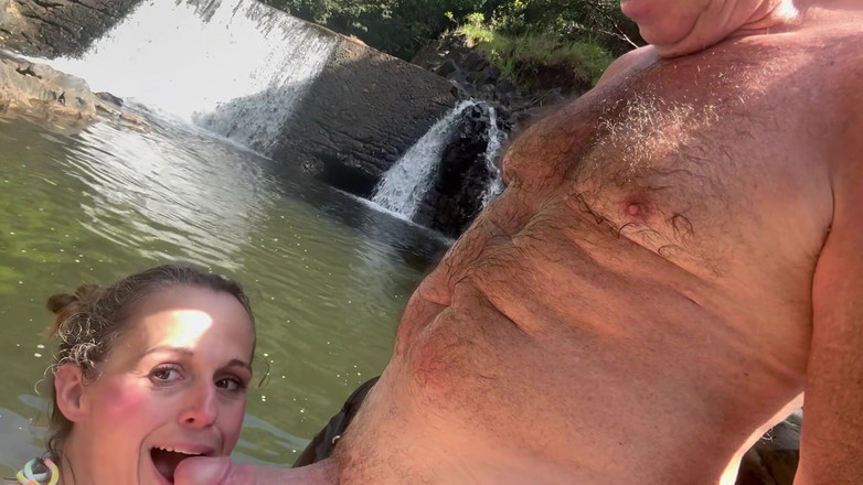 Suzy Wylde: Quickie von Wasserfällen in Sieben heiligen Pools