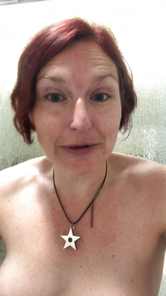 MistressWriggler: Připojte se k sexy slim nevlastní mámě Rachel Wriggler pro část 1...