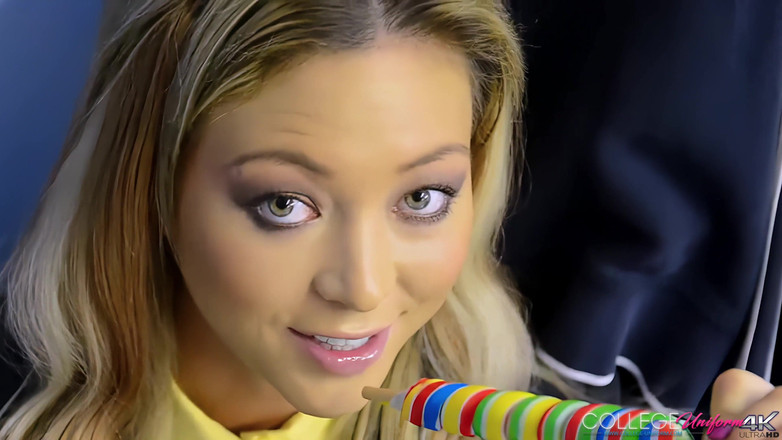 College Uniform: Zwei lutschen mit natalia forrest