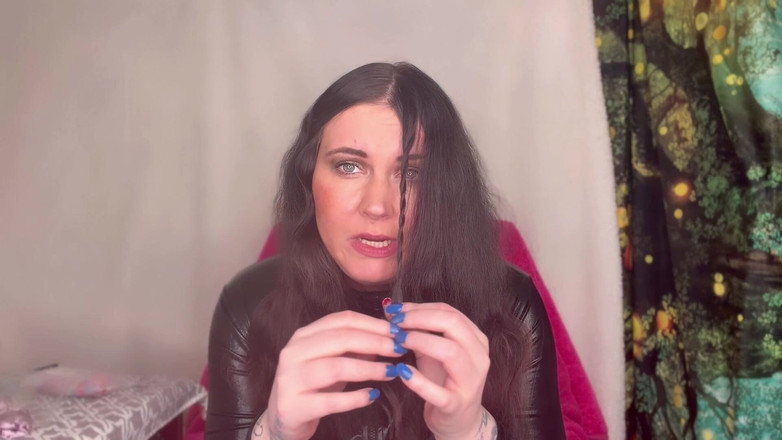 MissFFW: ミス・FFWが様々なヘアスタイルやバンドを試す