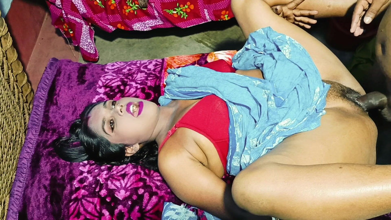 Anal girl: インド人の妻がバスルームで義理の息子とセックスしている