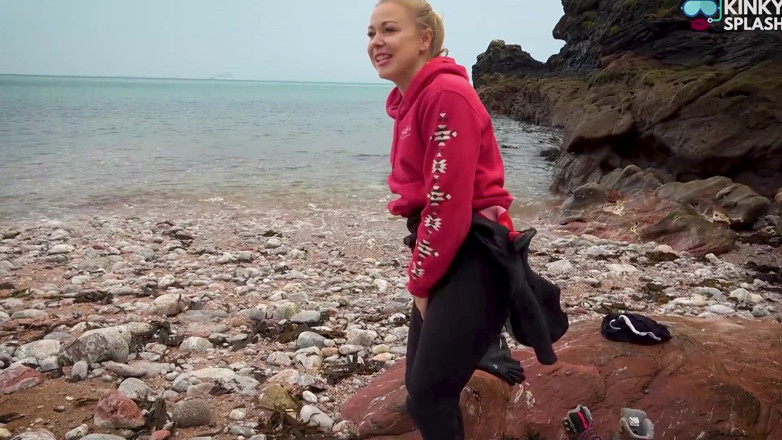 UKCuteGirl Lucy Lauren: Thick 8mm Wetsuit Struggle &amp; Sea Splash