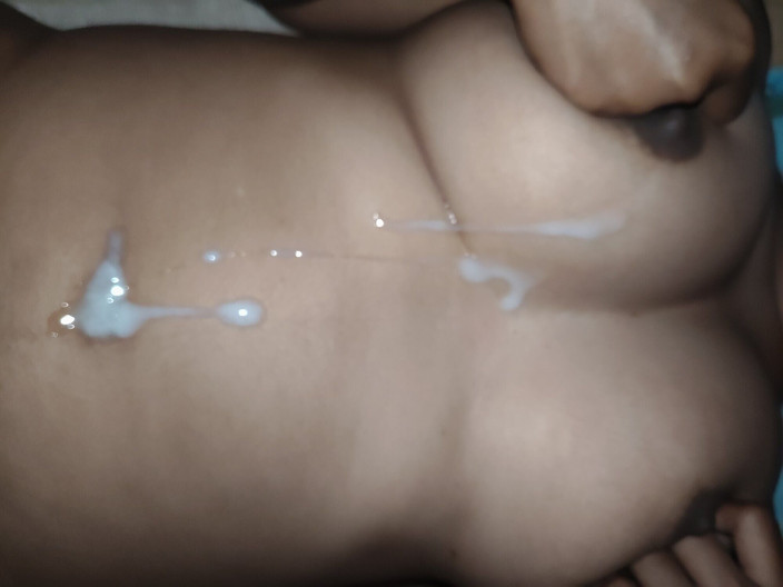 Lovely Dipti: Memek sempit tante seksi dengan toket besar ini dientot habis-habisan...