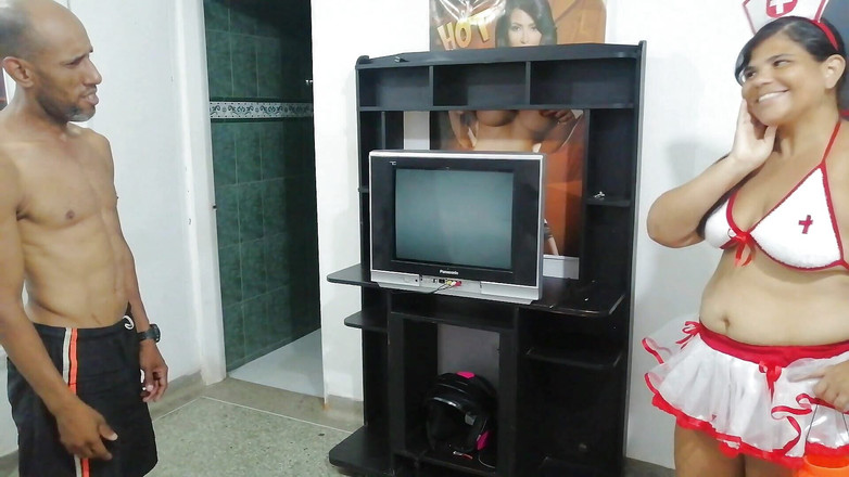 FLACO: 我的邻居喜欢老男人，所以她让我操她的大阴户