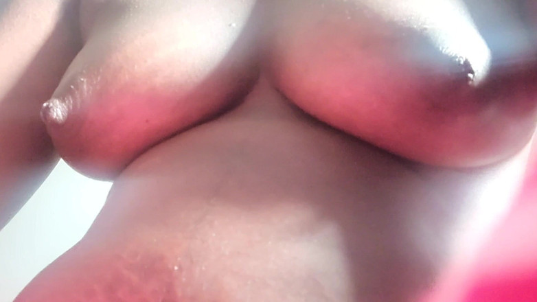 Roseblue2: 按摩我的小奶子