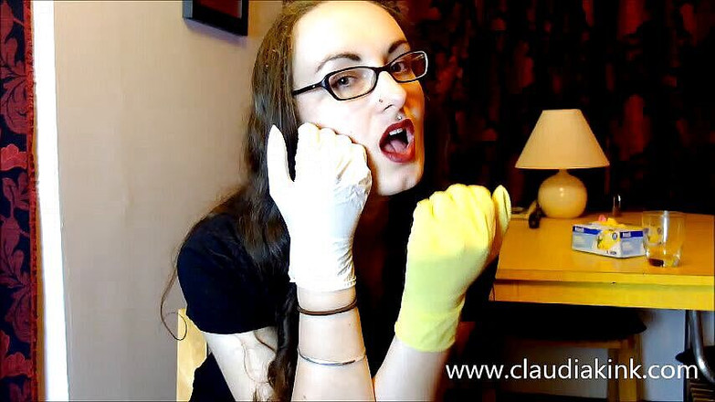 Claudia Kink: Mengusik dengan tangan bersarung lembut saya