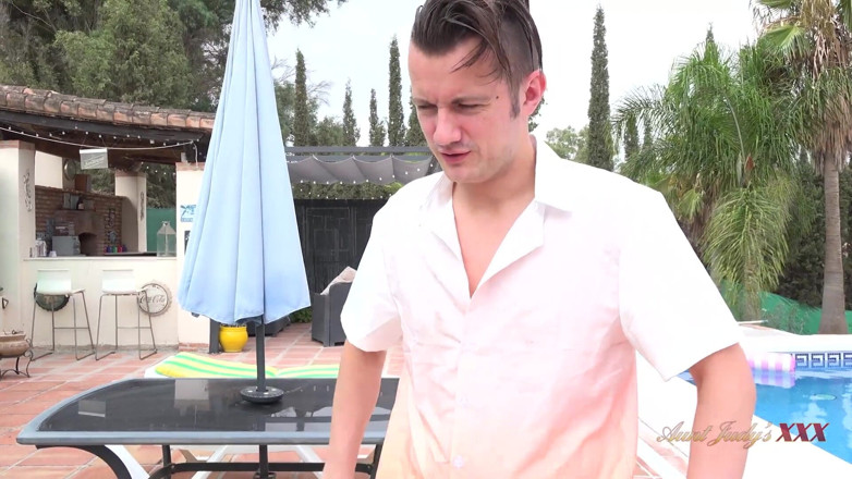 Aunt Judy's XXX: Tantejudysxxx - 47-jährige Vollbusige Reife MILF Marie Fickt Den Poolboy